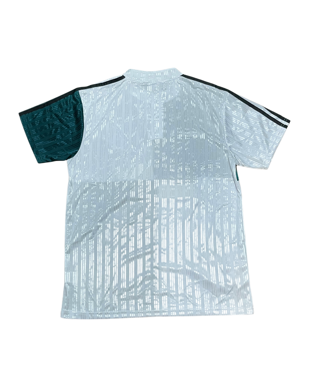Vintage Liverpool Away Football Shirt 1995-1996 (Adidas - Carlsberg)