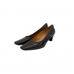 VINTAGE PUMPS BLACK
