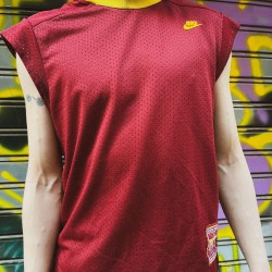 NIKE SLEEVELESS T-SHIRT 