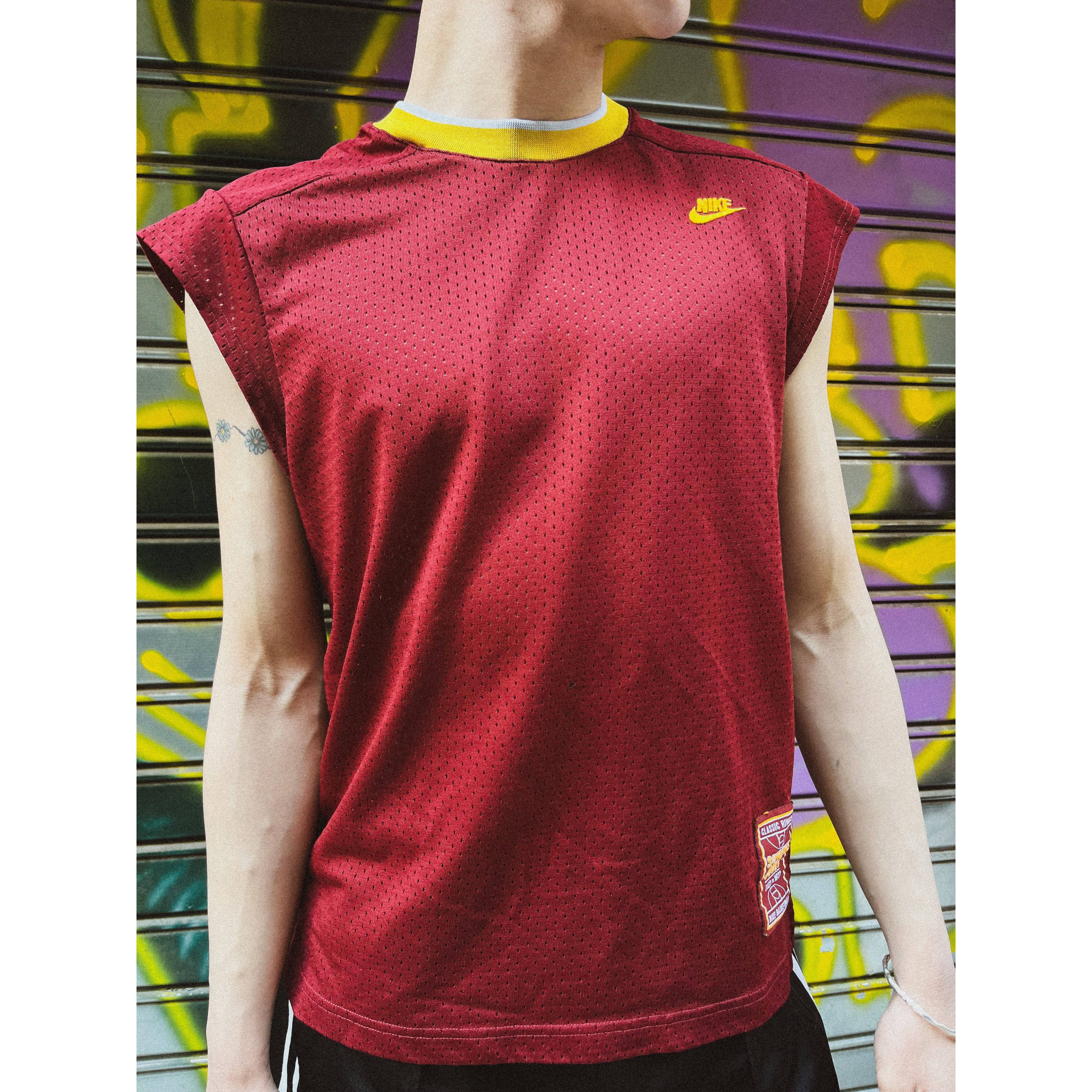 NIKE SLEEVELESS T-SHIRT NIKE SLEEVELESS T-SHIRT
