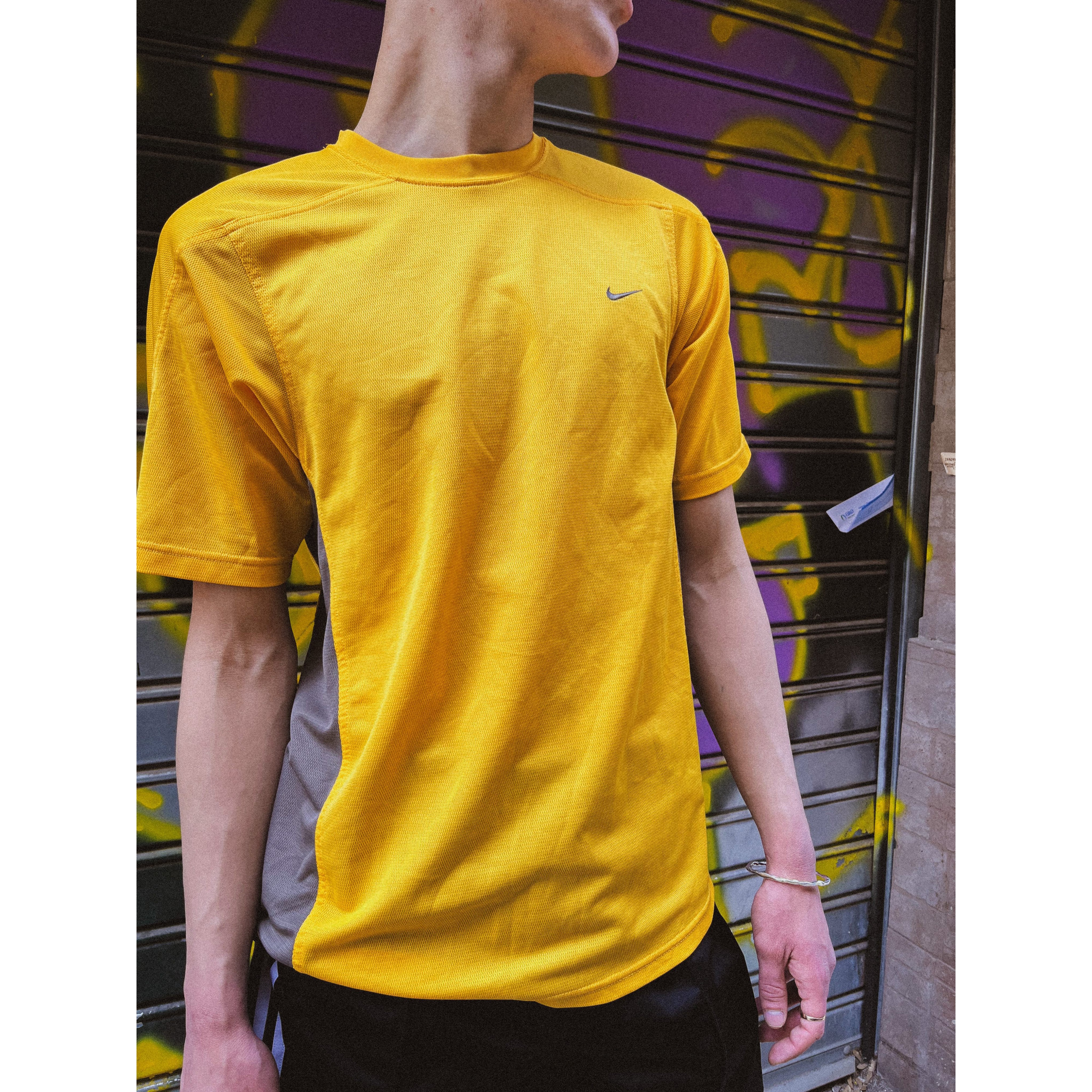 NIKE YELLOW T-SHIRT NIKE YELLOW T-SHIRT